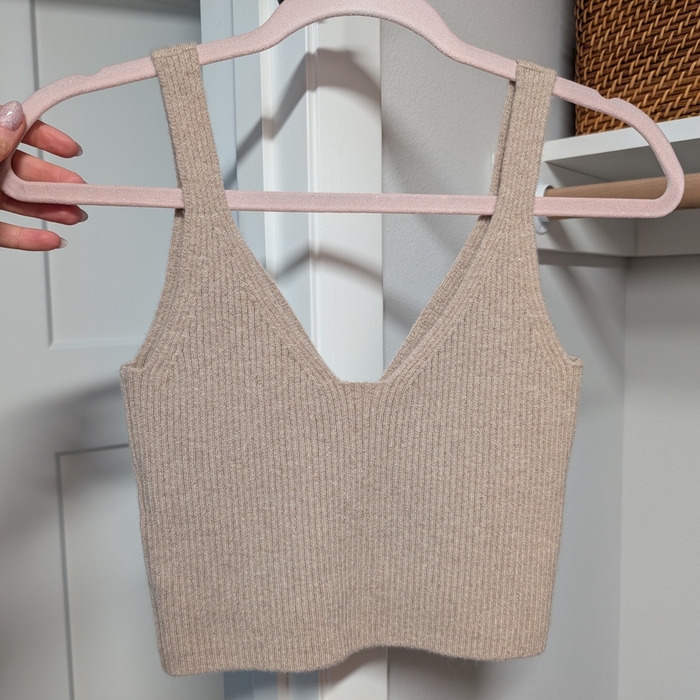 Beige Ribbed Knit Crop Top - Picture 4 of 4